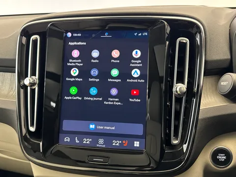 CJ72ETZ Volvo XC40 2.0 B4P Ultimate Dark 5dr Auto Thumbnail #26