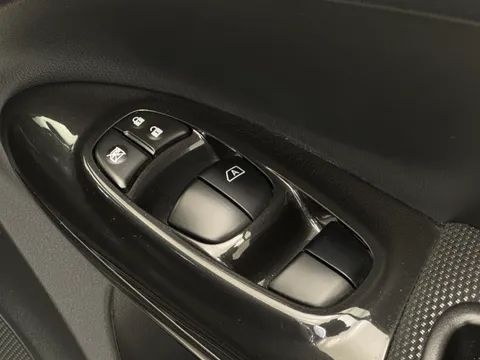 VK16YLL Nissan Juke 1.5 dCi N-Connecta 5dr Thumbnail #22