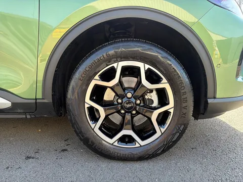 MJ74XJW Ford Kuga 2.5 FHEV Active 5dr CVT Thumbnail #5