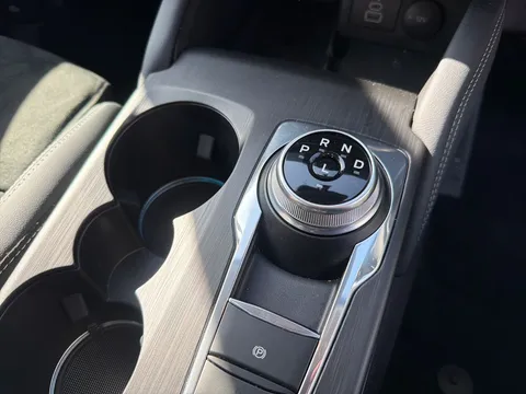 MJ74XJW Ford Kuga 2.5 FHEV Active 5dr CVT Thumbnail #13