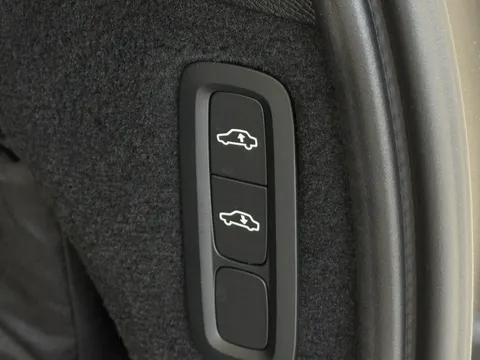 DU26YTT Volvo XC90 2.0 B5P Plus Pro Dark 5dr AWD Geartronic Thumbnail #15