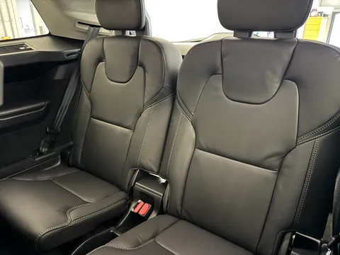 DU26YTT Volvo XC90 2.0 B5P Plus Pro Dark 5dr AWD Geartronic Thumbnail #18