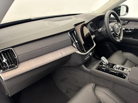 DU26YTT Volvo XC90 2.0 B5P Plus Pro Dark 5dr AWD Geartronic Thumbnail #11