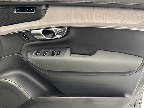 DU26YTT Volvo XC90 2.0 B5P Plus Pro Dark 5dr AWD Geartronic Thumbnail #24