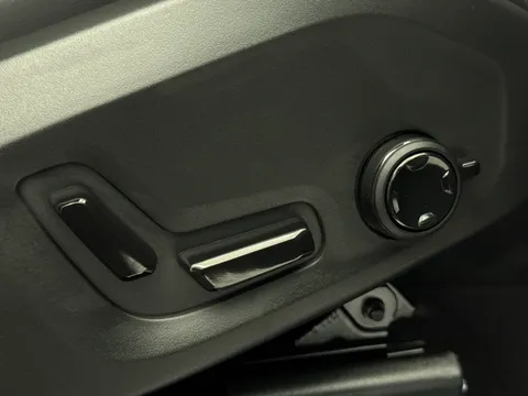 DU26YTT Volvo XC90 2.0 B5P Plus Pro Dark 5dr AWD Geartronic Thumbnail #27