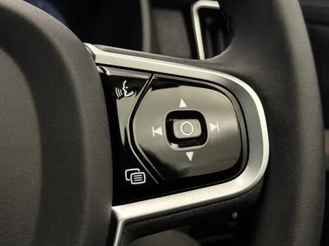 DU26YTT Volvo XC90 2.0 B5P Plus Pro Dark 5dr AWD Geartronic Thumbnail #29