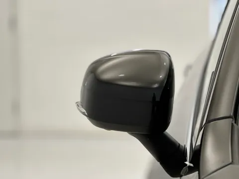 DU26YTT Volvo XC90 2.0 B5P Plus Pro Dark 5dr AWD Geartronic Thumbnail #37