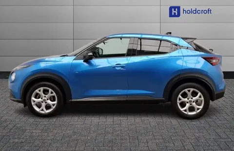 EY69KNB Nissan Juke 1.0 DiG-T N-Connecta 5dr Thumbnail #3