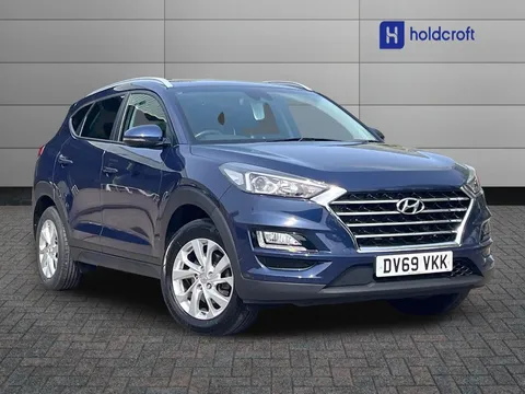 DV69VKK Hyundai Tucson 1.6 GDi SE Nav 5dr 2WD Thumbnail #2