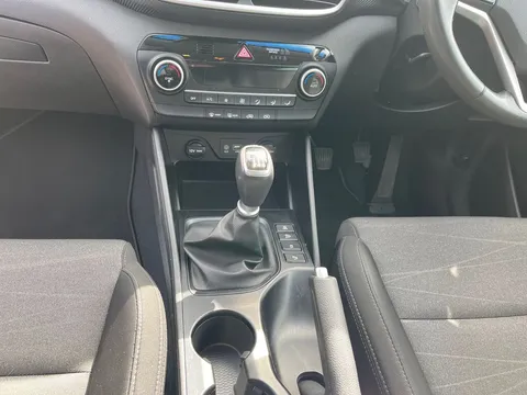 DV69VKK Hyundai Tucson 1.6 GDi SE Nav 5dr 2WD Thumbnail #14