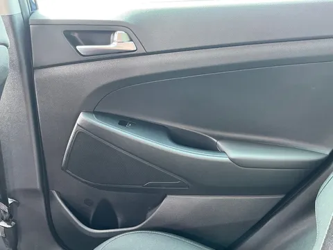 DV69VKK Hyundai Tucson 1.6 GDi SE Nav 5dr 2WD Thumbnail #15