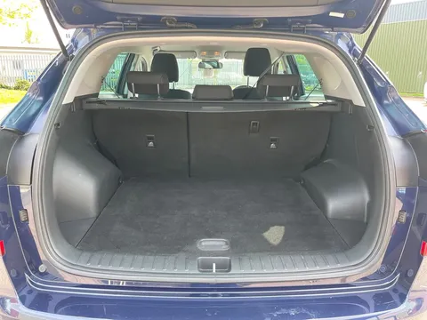 DV69VKK Hyundai Tucson 1.6 GDi SE Nav 5dr 2WD Thumbnail #17