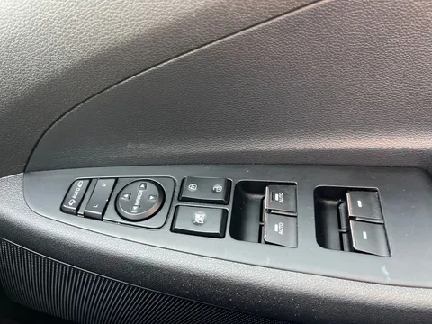 DV69VKK Hyundai Tucson 1.6 GDi SE Nav 5dr 2WD Thumbnail #18