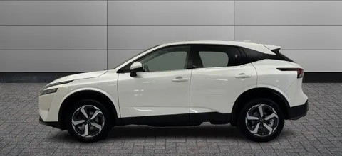 HF22WDE Nissan Qashqai 1.3 DiG-T MH 158 N-Connecta 5dr Thumbnail #4