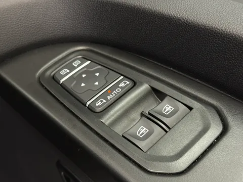 DP25WKR Renault Trafic LL30 Blue dCi 170 Extra Sport[Safety] Crew Van EDC Thumbnail #17