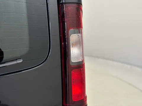 DP25WKR Renault Trafic LL30 Blue dCi 170 Extra Sport[Safety] Crew Van EDC Thumbnail #31