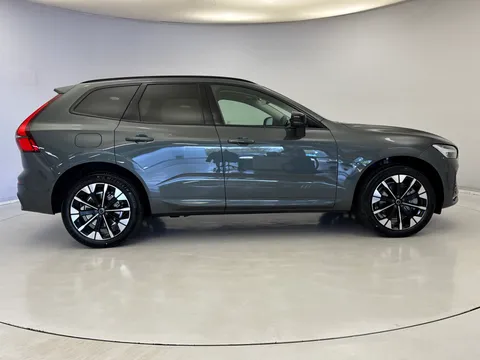DU26YTP Volvo XC60 2.0 B5P Plus Pro Dark 5dr AWD Geartronic Thumbnail #5
