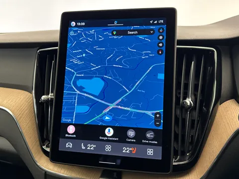 DU26YTP Volvo XC60 2.0 B5P Plus Pro Dark 5dr AWD Geartronic Thumbnail #26