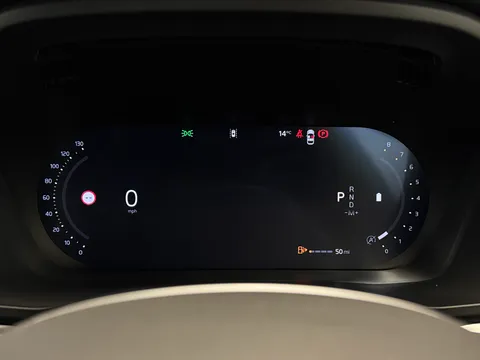 DU26YTP Volvo XC60 2.0 B5P Plus Pro Dark 5dr AWD Geartronic Thumbnail #31