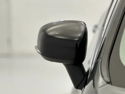 DU26YTP Volvo XC60 2.0 B5P Plus Pro Dark 5dr AWD Geartronic Thumbnail #33