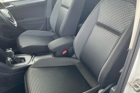 DU22EYF Volkswagen Tiguan 1.5 TSI 150 Active 5dr DSG Thumbnail #11