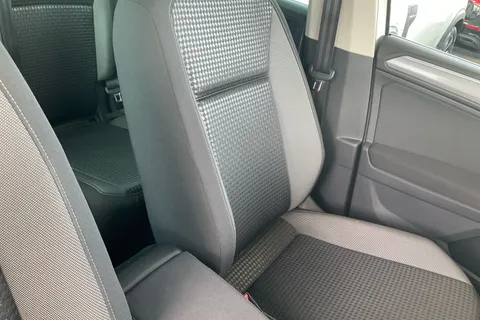 DU22EYF Volkswagen Tiguan 1.5 TSI 150 Active 5dr DSG Thumbnail #22