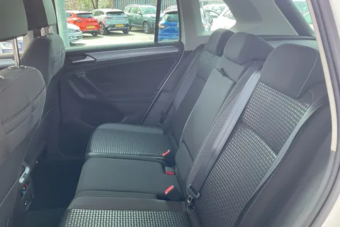 DU22EYF Volkswagen Tiguan 1.5 TSI 150 Active 5dr DSG Thumbnail #28