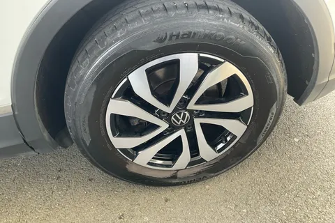 DU22EYF Volkswagen Tiguan 1.5 TSI 150 Active 5dr DSG Thumbnail #30