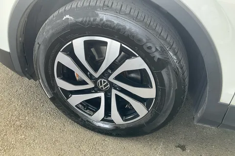 DU22EYF Volkswagen Tiguan 1.5 TSI 150 Active 5dr DSG Thumbnail #31