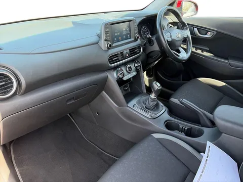 4 of 44 for HYUNDAI KONA 1.0T GDi Blue Drive SE 5dr