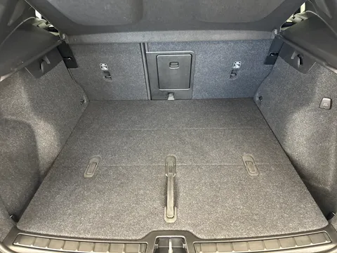 LV73OJH Volvo XC40 2.0 B4P Ultimate Dark 5dr Auto Thumbnail #11