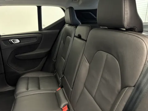 LV73OJH Volvo XC40 2.0 B4P Ultimate Dark 5dr Auto Thumbnail #13