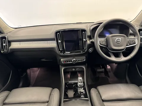 LV73OJH Volvo XC40 2.0 B4P Ultimate Dark 5dr Auto Thumbnail #10