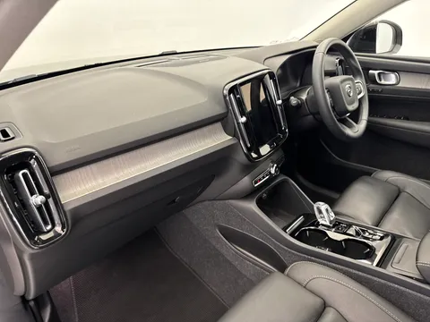 LV73OJH Volvo XC40 2.0 B4P Ultimate Dark 5dr Auto Thumbnail #9