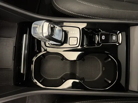 LV73OJH Volvo XC40 2.0 B4P Ultimate Dark 5dr Auto Thumbnail #15