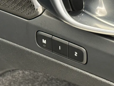 LV73OJH Volvo XC40 2.0 B4P Ultimate Dark 5dr Auto Thumbnail #21