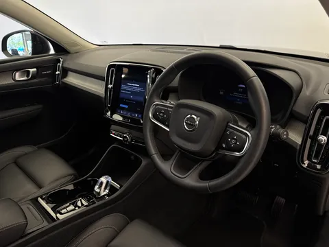 LV73OJH Volvo XC40 2.0 B4P Ultimate Dark 5dr Auto Thumbnail #23