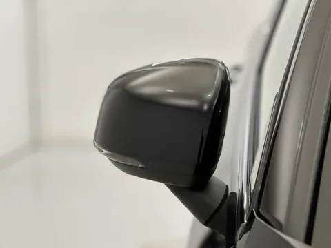 LV73OJH Volvo XC40 2.0 B4P Ultimate Dark 5dr Auto Thumbnail #34