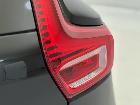 LV73OJH Volvo XC40 2.0 B4P Ultimate Dark 5dr Auto Thumbnail #37