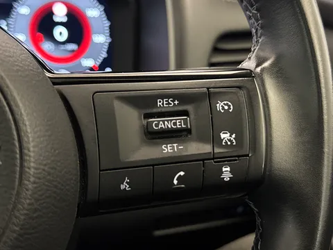 OW72VUF Nissan Qashqai 1.5 E-Power N-Connecta [Glass Roof] 5dr Auto Thumbnail #24