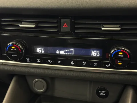 OW72VUF Nissan Qashqai 1.5 E-Power N-Connecta [Glass Roof] 5dr Auto Thumbnail #28