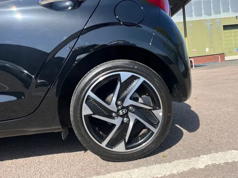 MV75VTY Hyundai i10 1.2 [79] Premium 5dr [Nav] Thumbnail #18