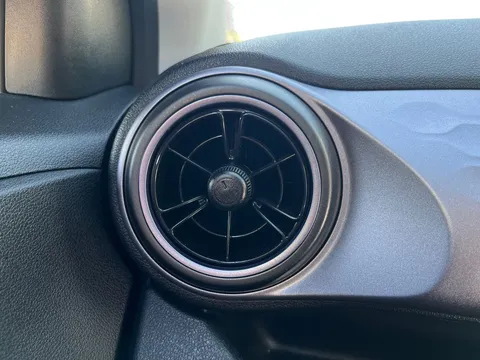 MV75VTY Hyundai i10 1.2 [79] Premium 5dr [Nav] Thumbnail #24