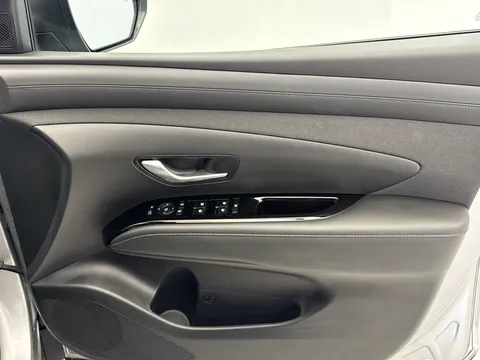 DS75ZZG Hyundai Tucson 1.6T Hybrid Advance 5dr Auto Thumbnail #16