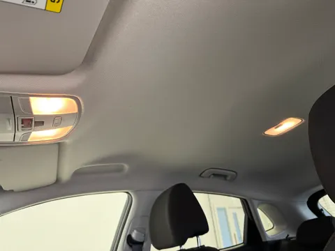 DN23OTC Hyundai Kona 1.6 GDi Hybrid Premium 5dr DCT Thumbnail #14