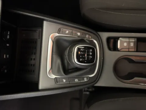 DN23OTC Hyundai Kona 1.6 GDi Hybrid Premium 5dr DCT Thumbnail #15