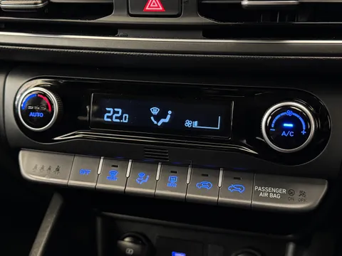 DN23OTC Hyundai Kona 1.6 GDi Hybrid Premium 5dr DCT Thumbnail #26
