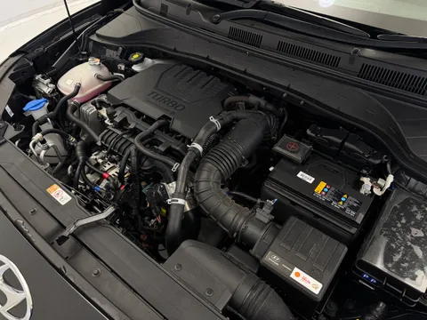 DN23OTC Hyundai Kona 1.6 GDi Hybrid Premium 5dr DCT Thumbnail #28