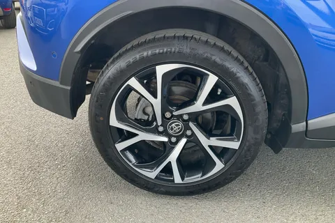 WV67ZZM Toyota C-HR 1.2T Dynamic 5dr Thumbnail #5