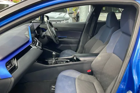 WV67ZZM Toyota C-HR 1.2T Dynamic 5dr Thumbnail #10